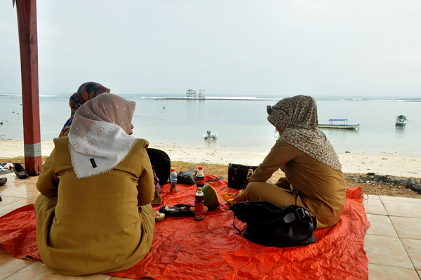 Pantai Lakey Dompu NTB