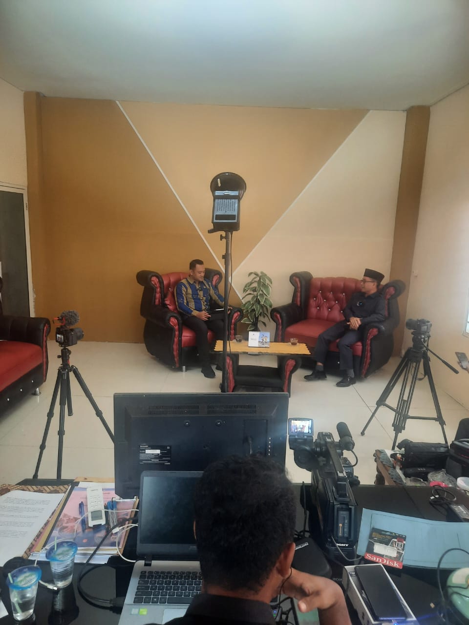 Kominfo Gelar Podcast Bersama Ketua DPRD Dompu.