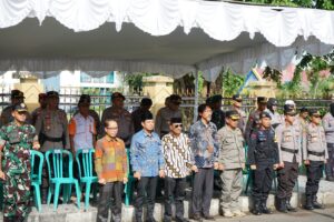 Bupati dan Wakil Bupati Dompu Hadiri Apel Gelar Pasukan Operasi Ketupat Rinjani 2025