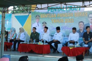 Bupati Dompu Hadiri Kegiatan Dompu Melayani di Desa Karombo, Tingkatkan Akses Layanan Publik dan Kesejahteraan Masyarakat
