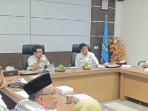 Bupati Dompu Ajak Masyarakat Semarakkan HUT ke-80 RI dengan Pengibaran Bendera dan Mengheningkan Cipta