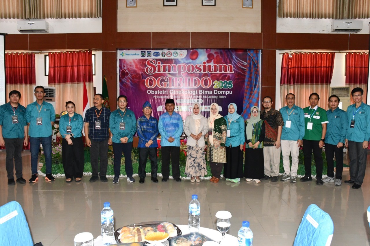 Ketua TP. PKK, Nyonya Onti Farianti BBF Dampingi Sekda Dompu Hadir di Acara Ogibido