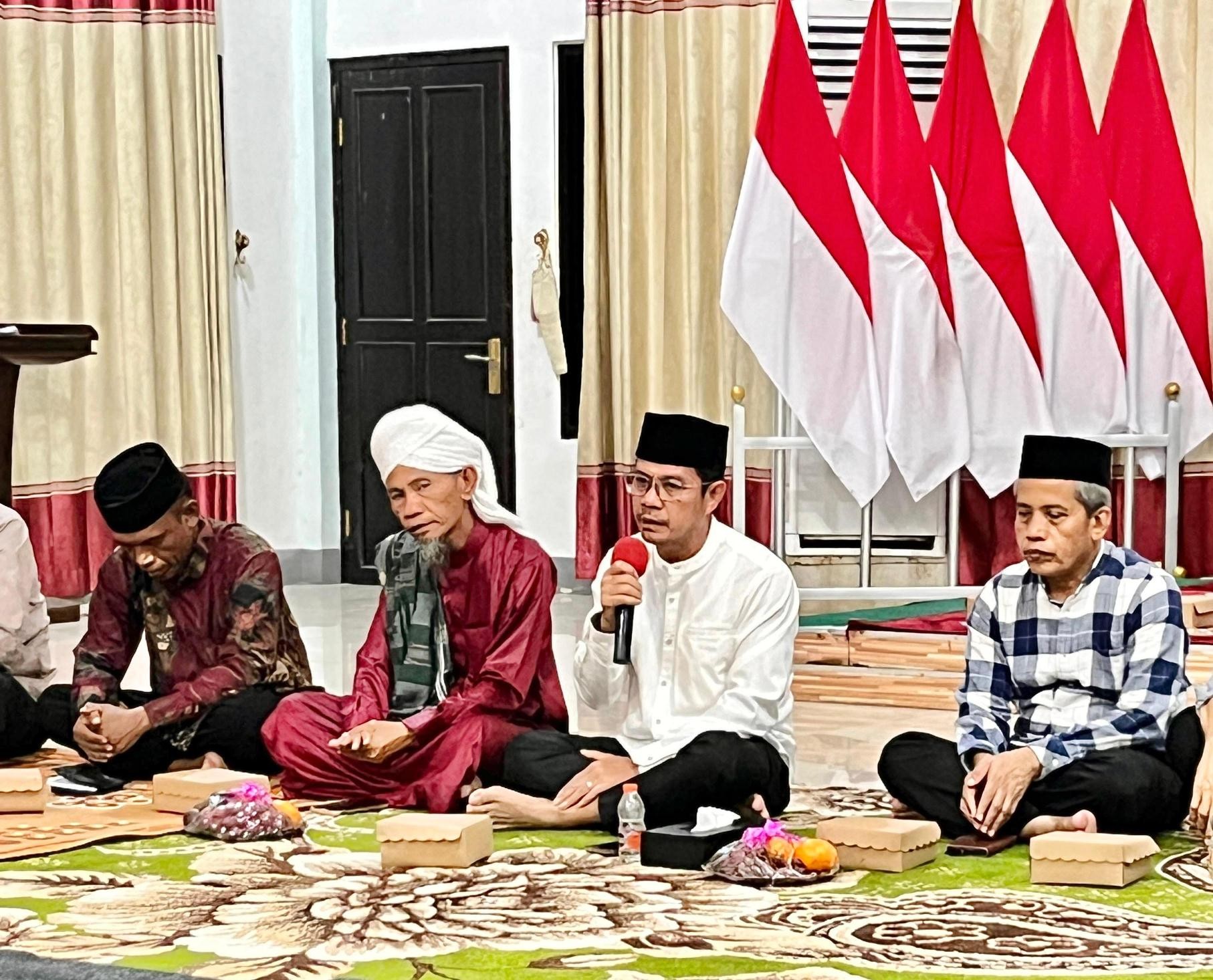 Harapkan Ridho dan Magfirah Allah SWT , Bupati Dompu Bersama Sejumlah Pimpinan OPD Yasinan Bersama