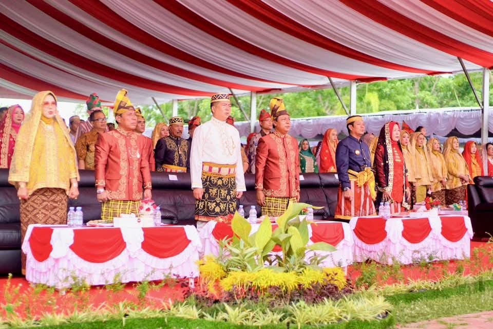 Bupati Dompu Hadiri Puncak Peringatan HUT Kabupaten Sumbawa Barat Ke-22 Tahun 2025