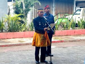 Sekda Dompu Irup Upacara Peringatan HUT Ke-80 Kemerdekaan RI Lingkup Cluster Beringin