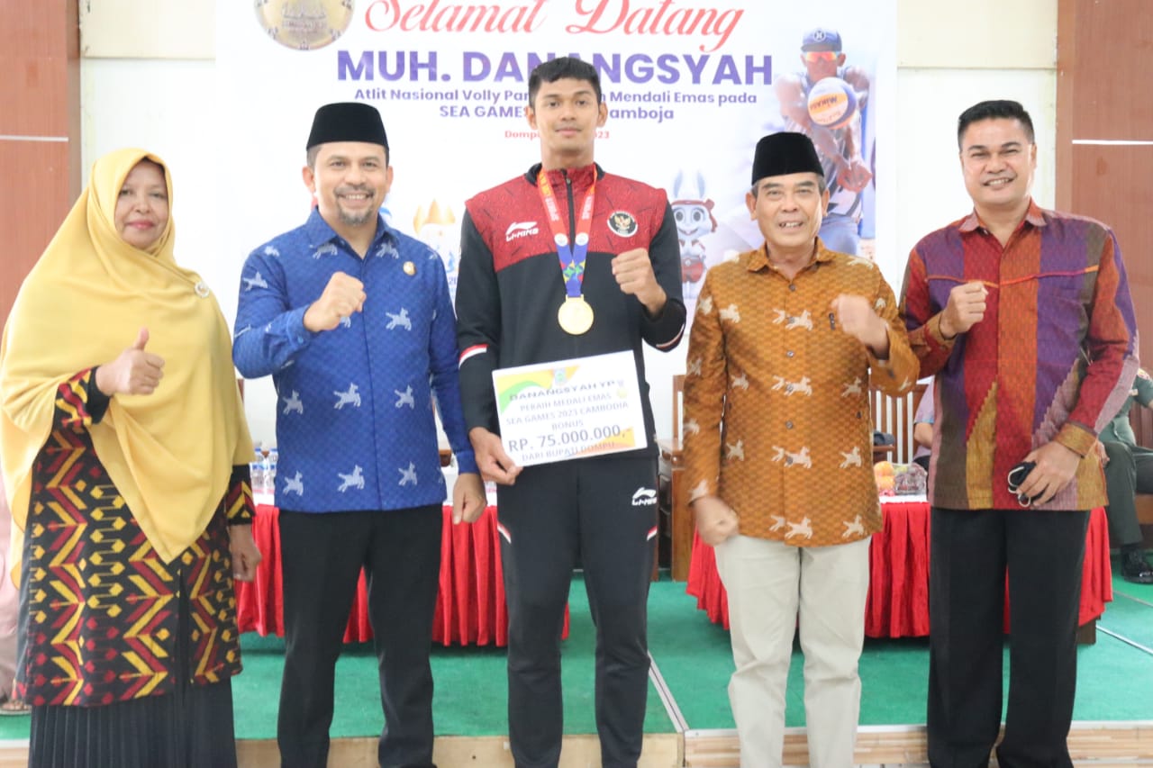 PERAIH MEDALI EMAS SEA GAMES KAMBOJA DAPAT BONUS BESAR DARI PEMDA DOMPU ...